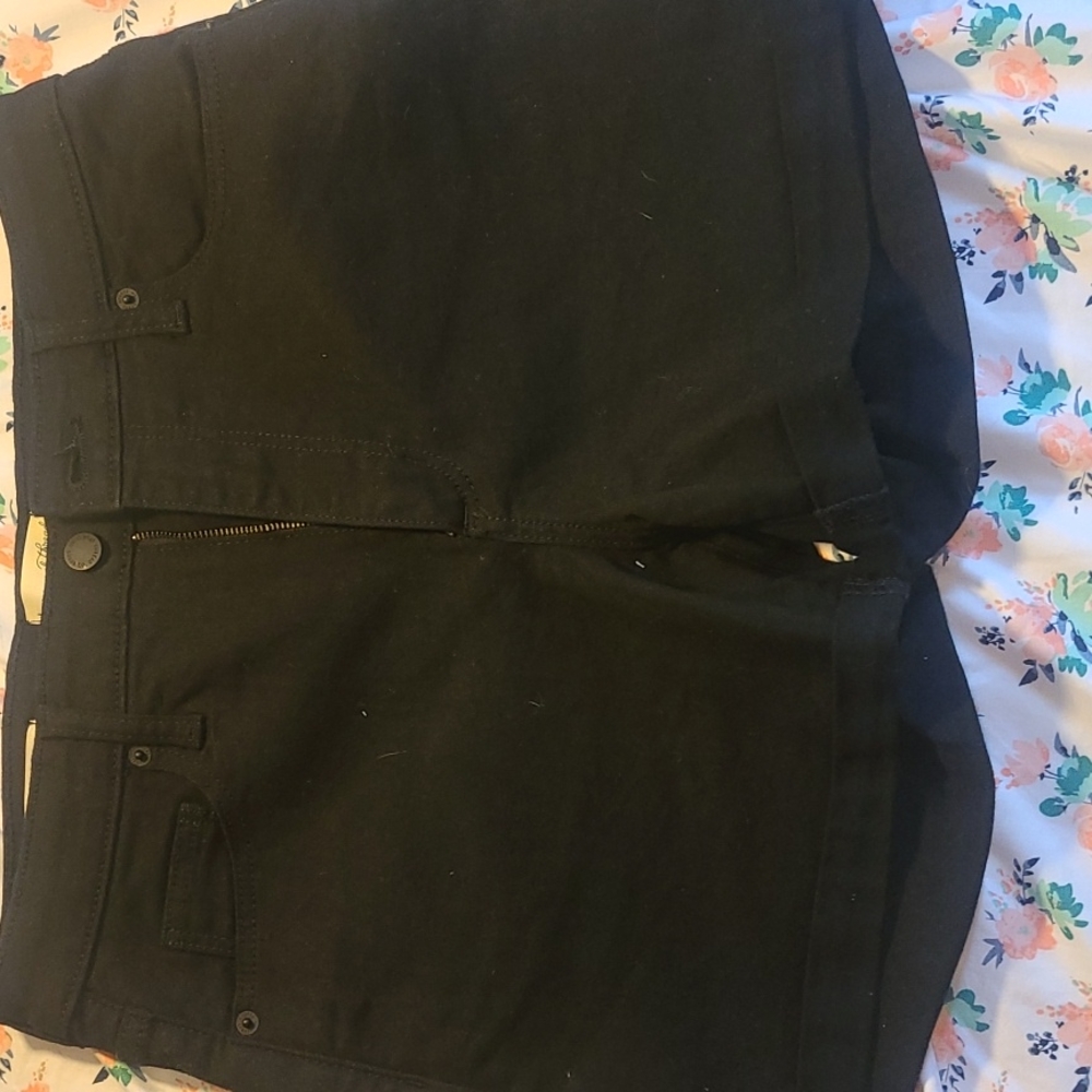 Universal thread size 10 Black shorts